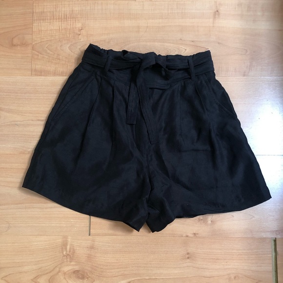 Aritzia Wilfred Kafka Shorts - Picture 4 of 4